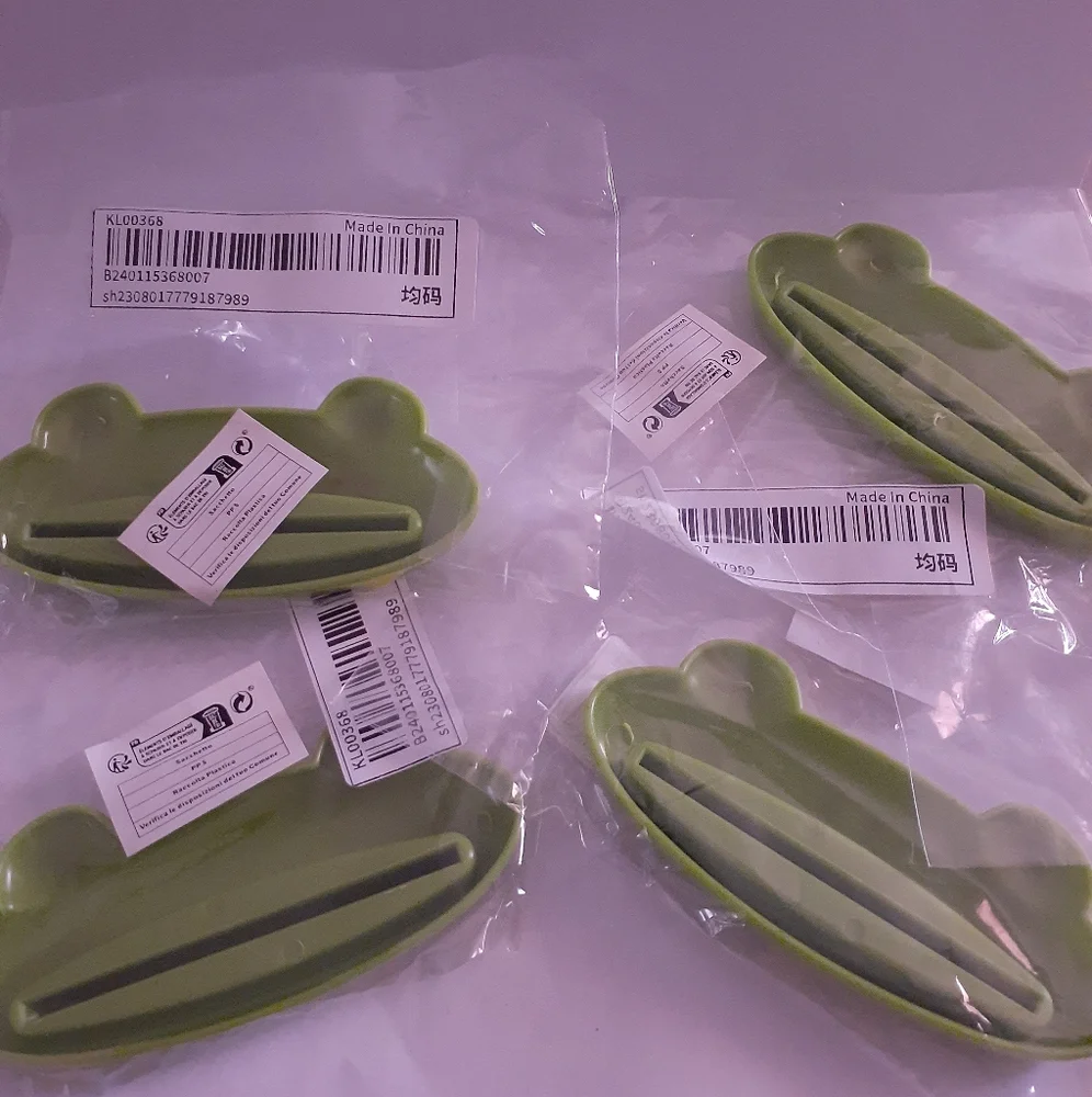 ✂️3/$15 *NIP* Frog Toothpaste Squeezers - Picture 2 of 2